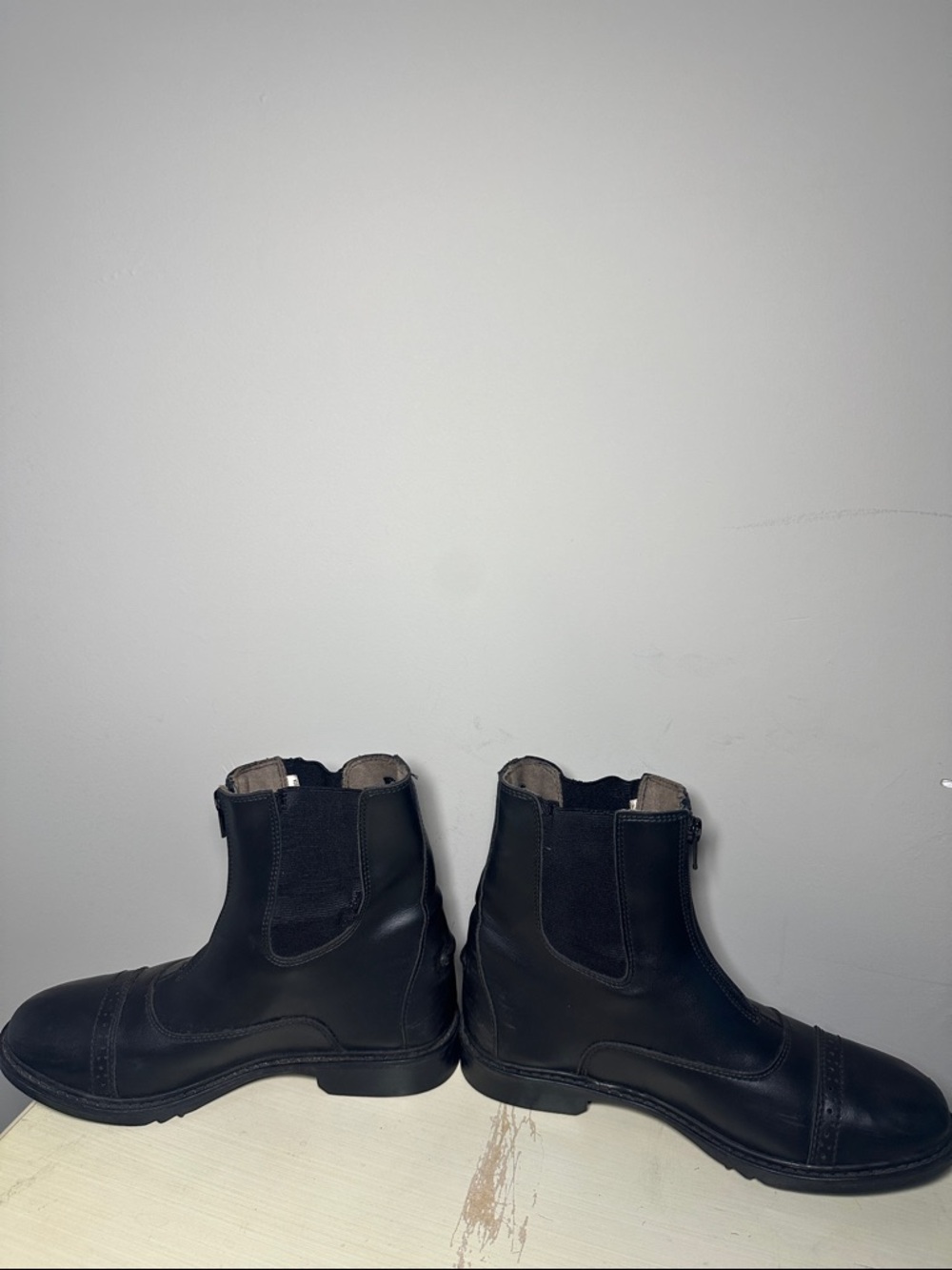 Tuffrider Women’s Black Leather Chelsea Zip Boots - Picture 3 of 8